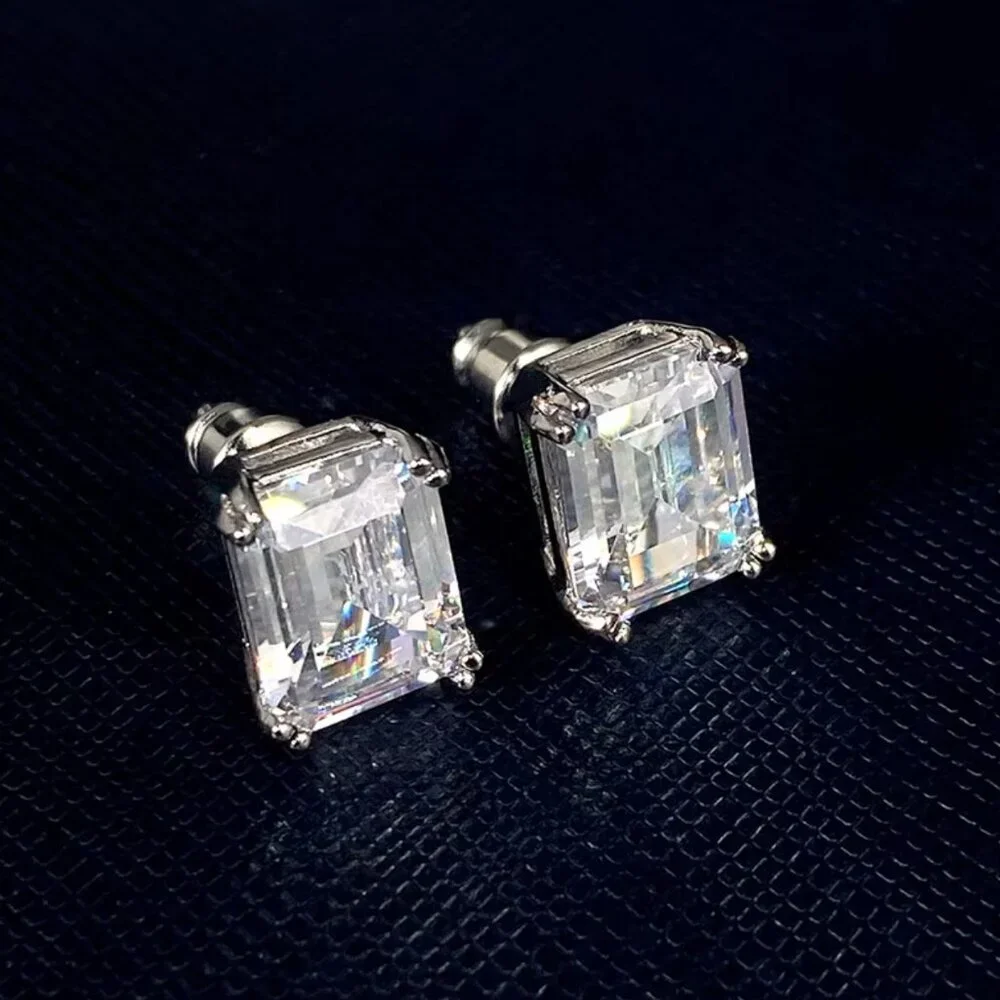 NEW 18k White Gold Emerald Cut Diamond Earrings - Picture 8 of 8